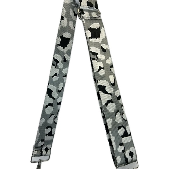 NWOT Ah.dorned White Neoprene Bag with Leopard Pattern Strap - Picture 5 of 8